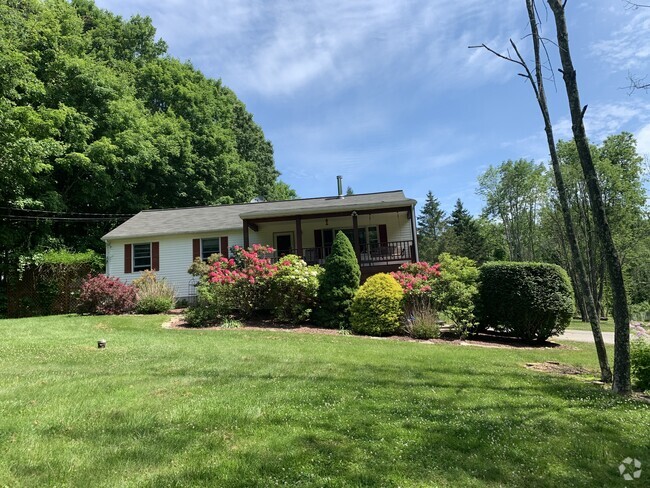 Building Photo - 108 Maple Rd Rental