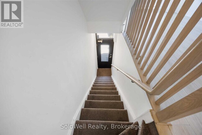 Photo - 266 Finch Ave E