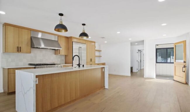 Photo - 5261 Allott Ave