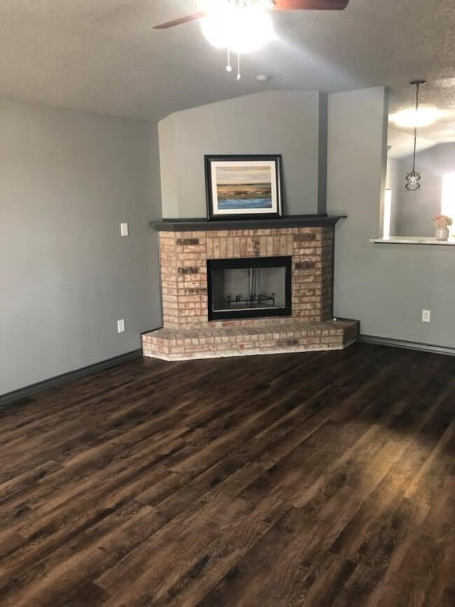 Photo - 6534 89th St