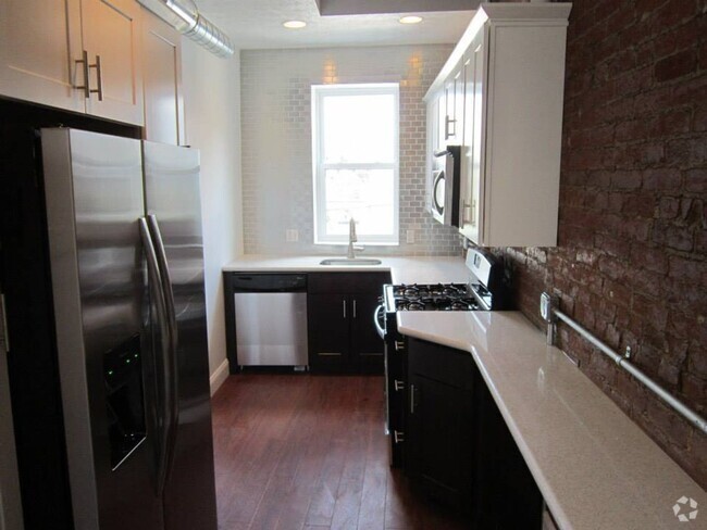 Building Photo - Beautiful 3 bed, 1 bath luxury apartment S... Unit 2