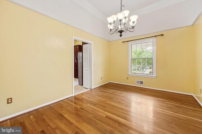 Photo - 6711 Doane Ave