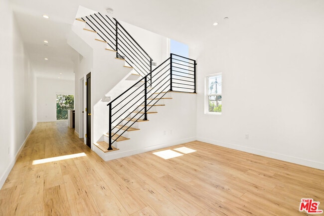 3420 12th Ave Unidad 1/2