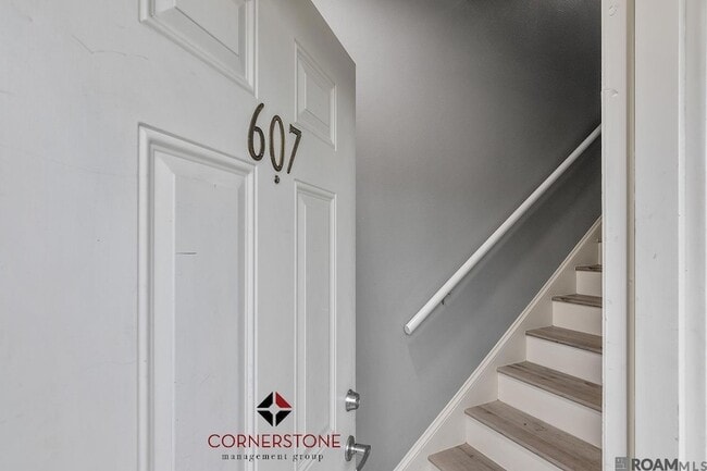 Photo - 4625 Burbank Dr Unit 607