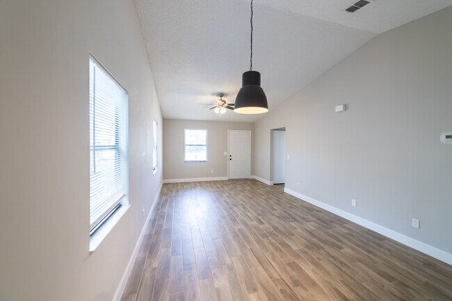 Living Room - 970 Orchid St