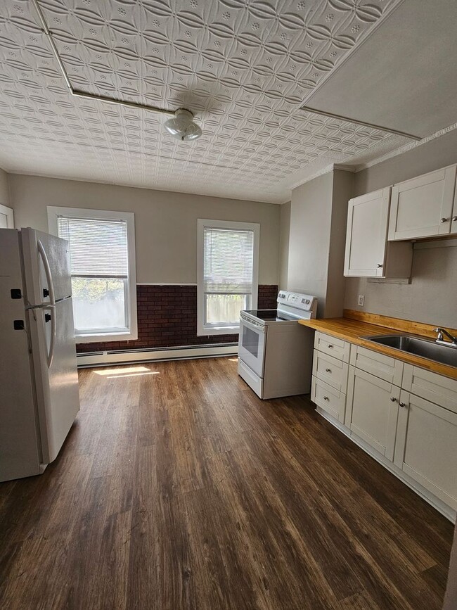 Building Photo - 70 Cleveland St Unit 70 Cleveland St #1