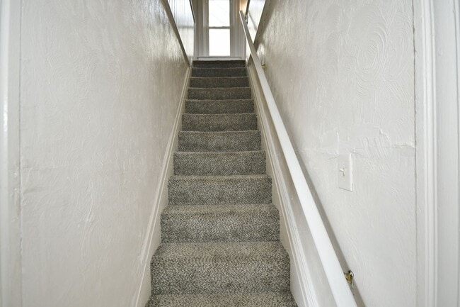 Photo - 855 Crucible St Unit 2