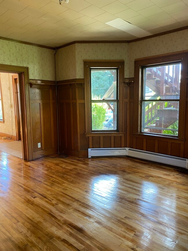 110 Willard St Unit 1 Front