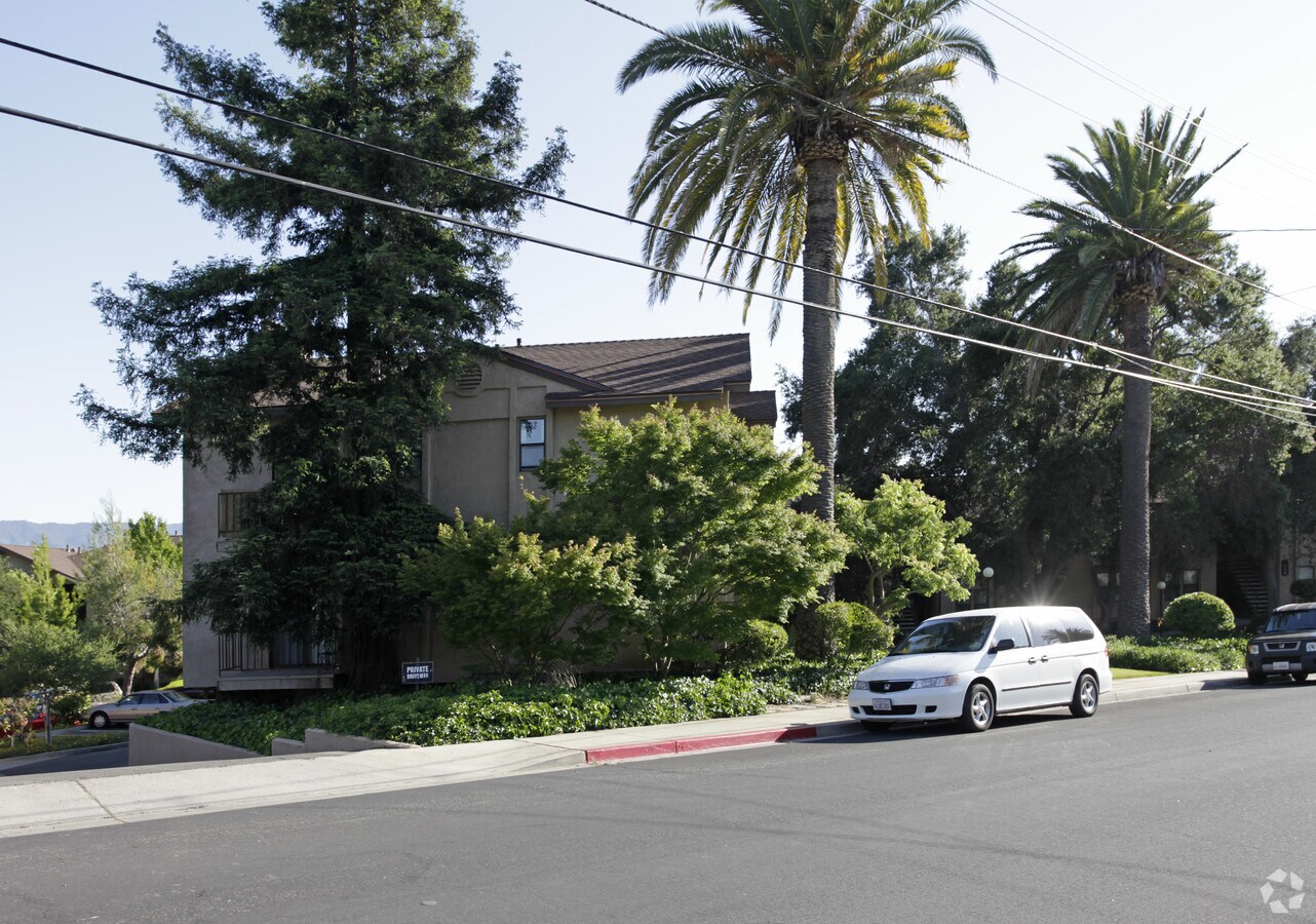 Alisal Oaks Apartments - Alisal Oaks Apartments