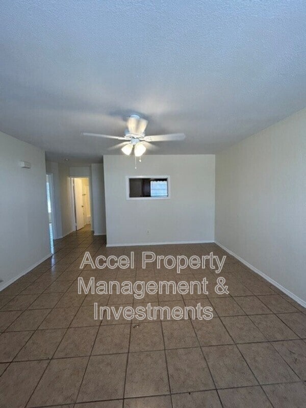 Photo - 2409 Gumwood Ave W Unit #1