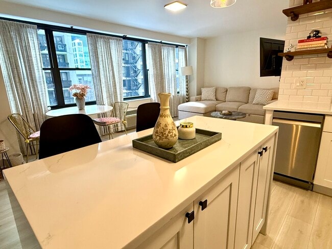 Photo - 850 N Dewitt Pl Unit 7F