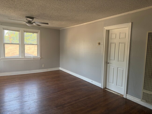 Photo - 1117 NW 38th St Unit 1119A