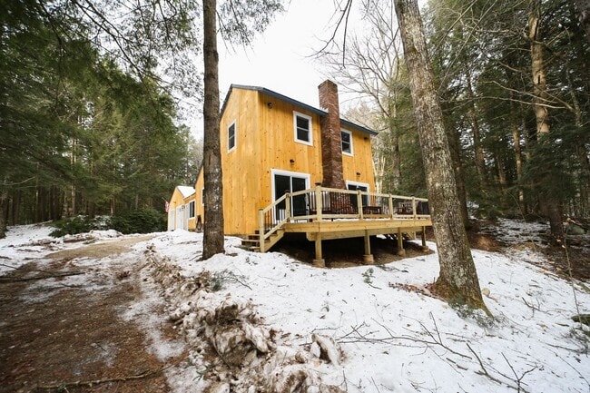 Building Photo - 190 Brookwood Park Rd