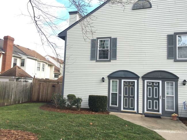 Photo - 656 Oleander Cir