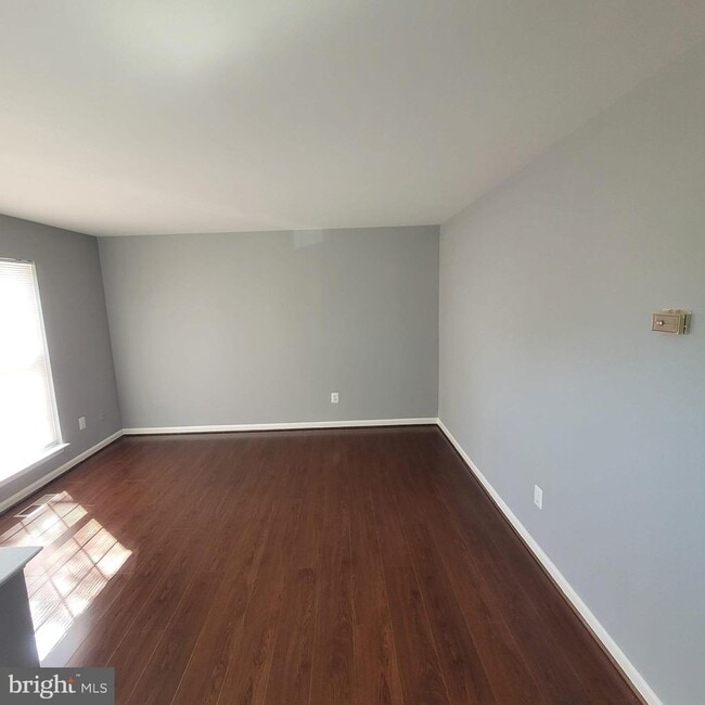 Photo - 10918 Pope St