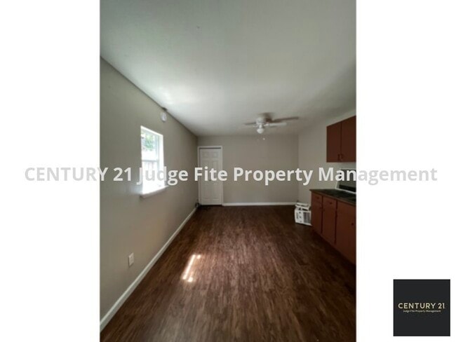 Photo - Studio Converted Garage Apartment In Ennis...
