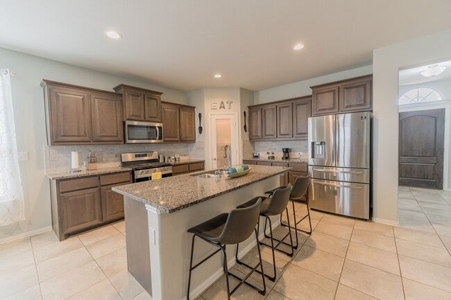 Photo - 6825 Jamestown St