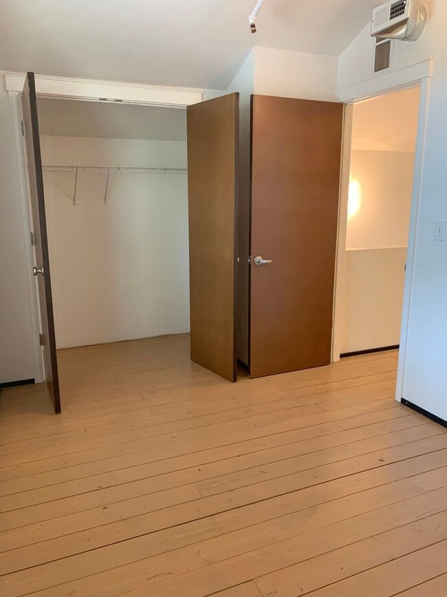 Photo - 318-320 W Myrtle Unit 318 #1