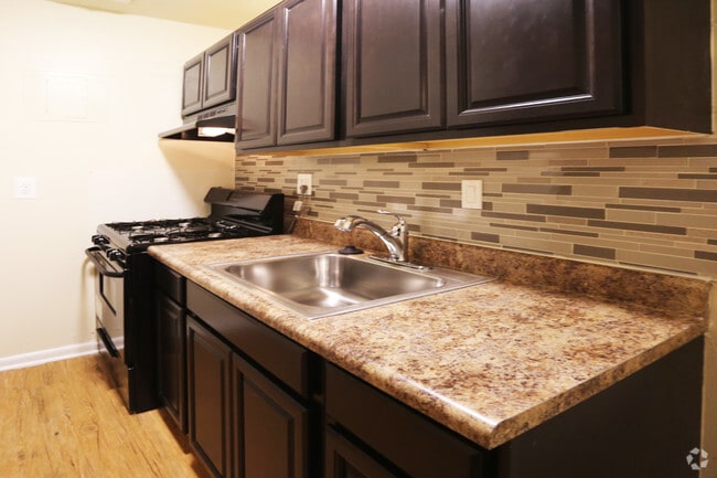 Photo - Greenwood Manor Apartments