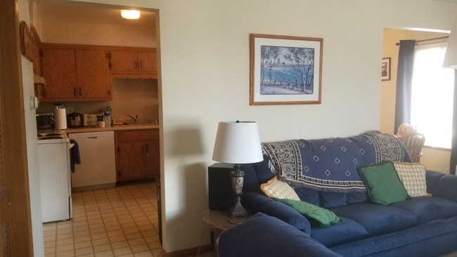 Photo - 929 N 123rd St