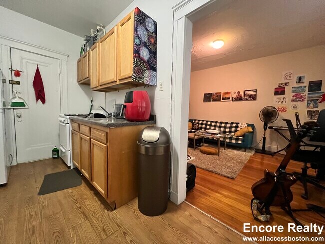 Photo - 200 Kelton St Unit 25W-15