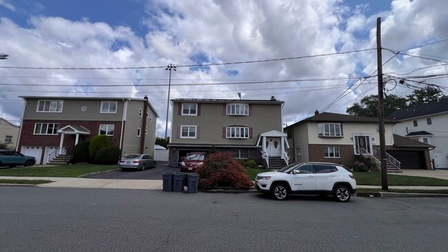 Building Photo - 435 Steinway Rd Unit 2