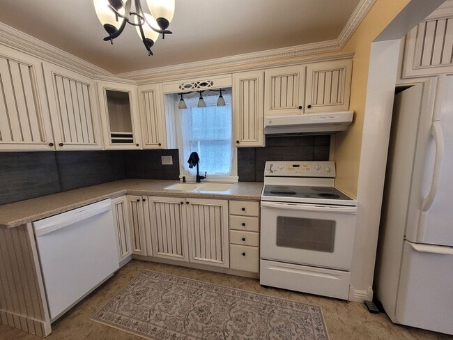 Photo - 866 Starr Ave