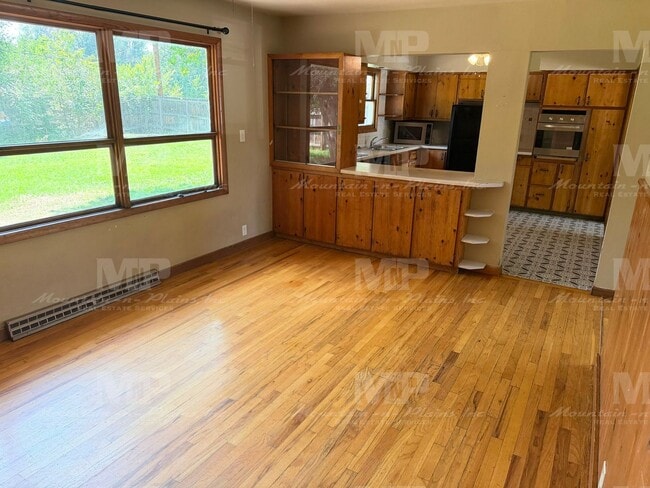 Photo - 1321 Lakewood Dr