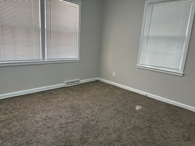 1053 N Terrace