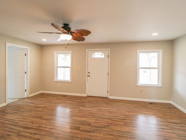 Photo - Rental with Country Setting!