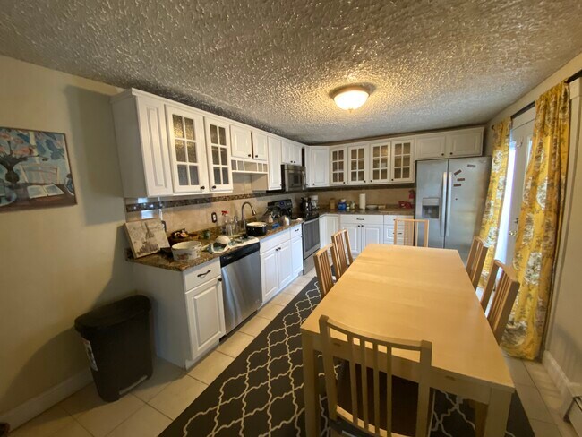 Photo - 4 Gore Street Plz