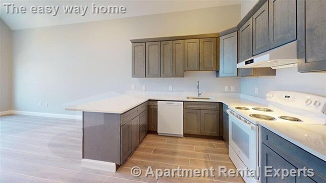 Building Photo - 55 Hill Rd Unit #401