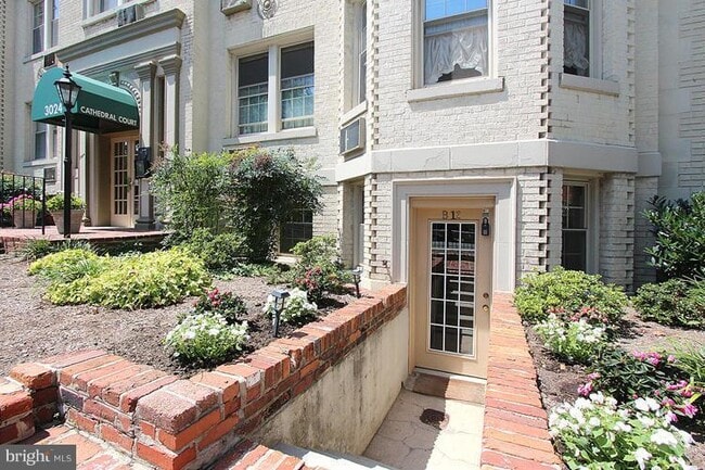 Photo - 3024 Wisconsin Ave NW
