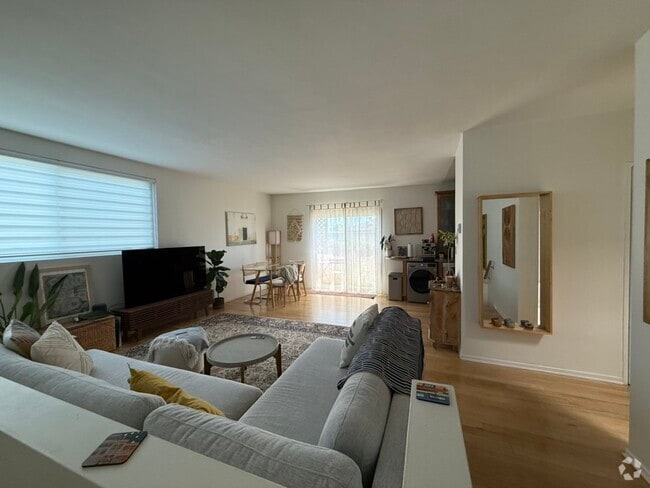 Building Photo - 1532 Berkeley St Unit 7 Rental