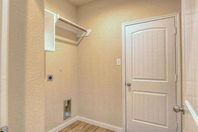 Building Photo - 3213 Buttercup Dr