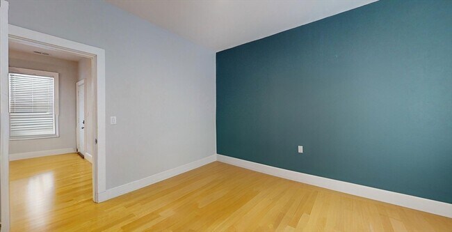 Photo - 166 Boylston St Unit 3