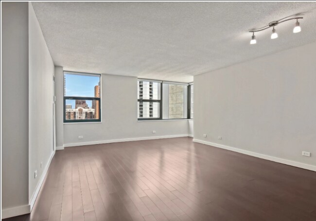 Photo - 79 W Huron St