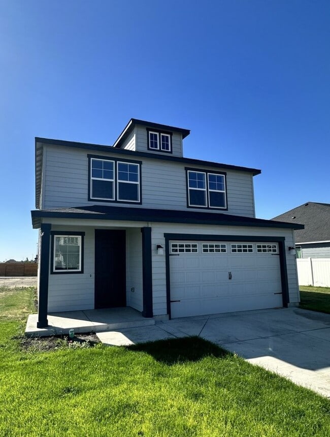 Stunning 3 Bedroom Home In Quincy! - Stunning 3 Bedroom Home In Quincy!