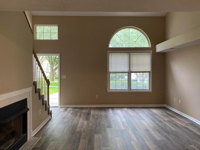 Photo - 28 N Cedar Lake Dr W