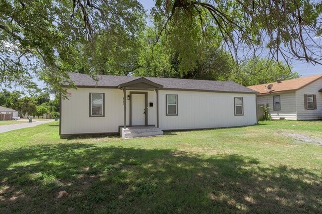 Building Photo - 600 NW 33rd St Rental
