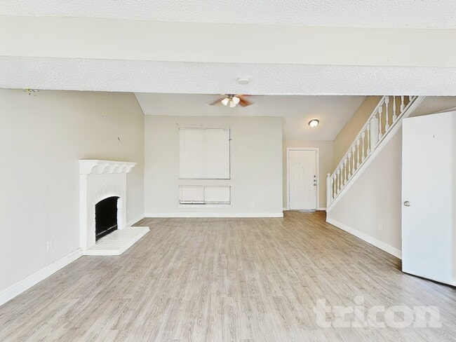 Photo - 1506 Briarpath Ln