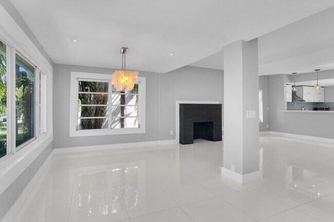 Photo - Beautiful California Style Hollywood Home