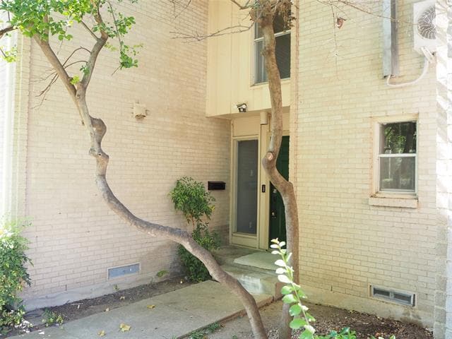 Photo - 962 S Weatherred Dr