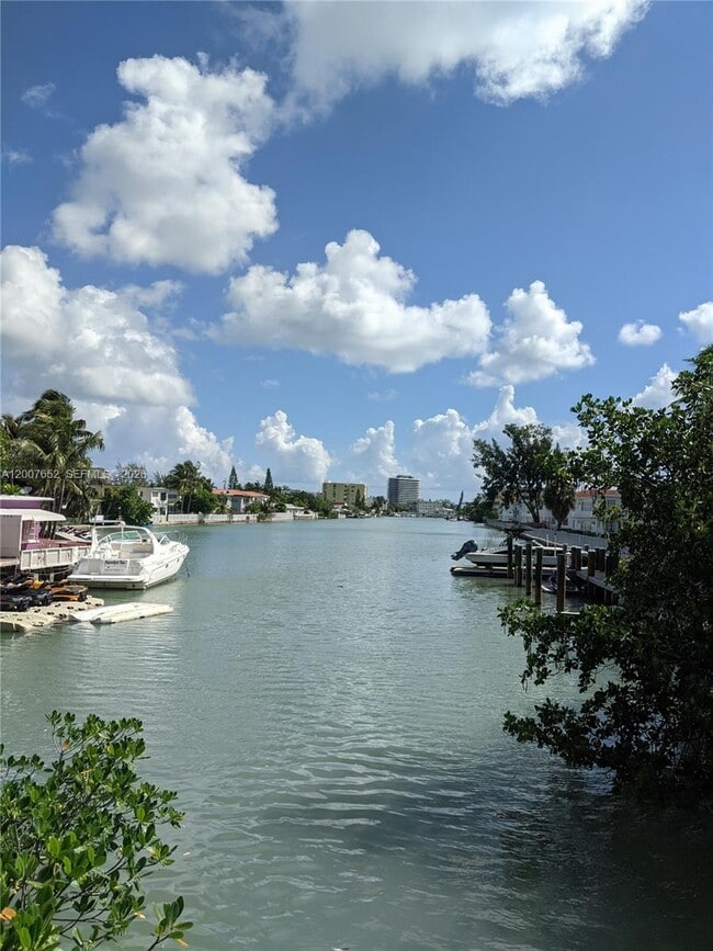 Photo - 7741 Hawthorne Ave Unit 7741