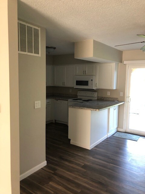 Photo - 3370 Winston Dr