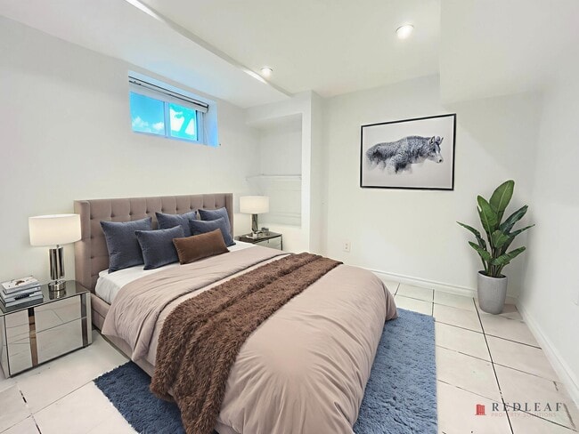 Building Photo - 65 Hillview St Unit Room B2