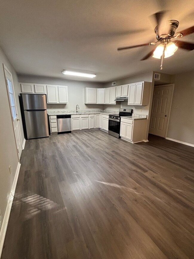 Photo - 3322 N Detroit Ave Unit 3322-2