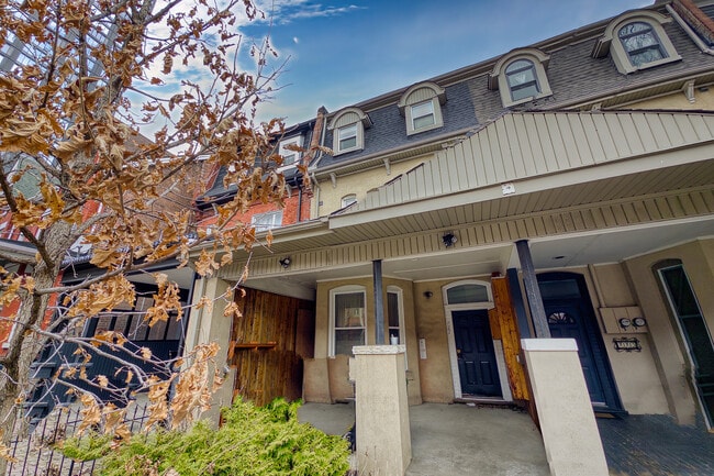 Building Photo - 227 Beverley St