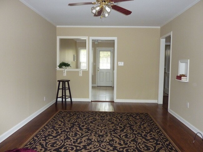 Photo - Beautiful 2 Bed 1 Bath in Quiet Area - NO PETS ALLOWED