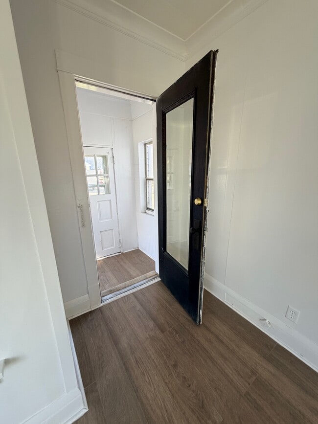 Photo - 1352 S 59th St